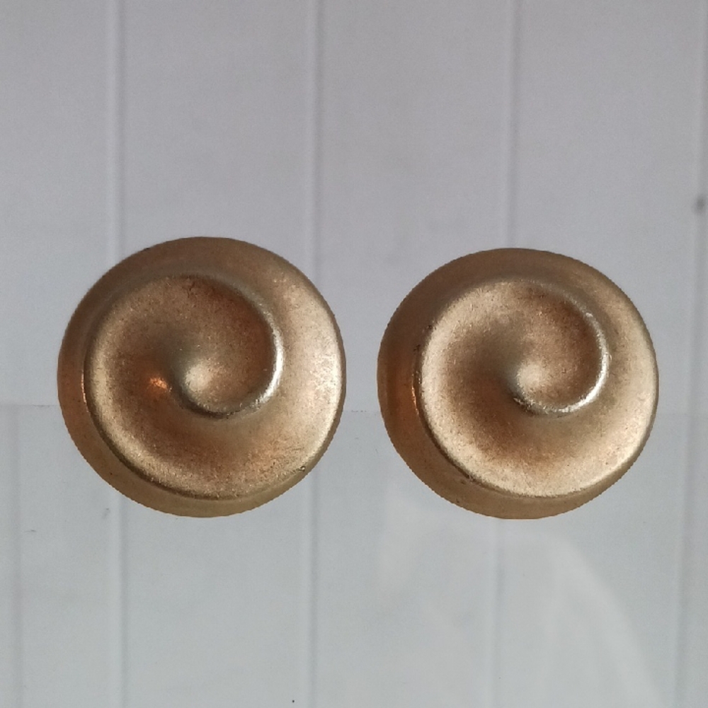 Gold Swirl Vtg Clips Earrings.
